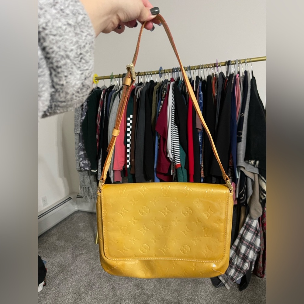 AUTHENTIC Louis Vuitton Vernis Shoulder Bag